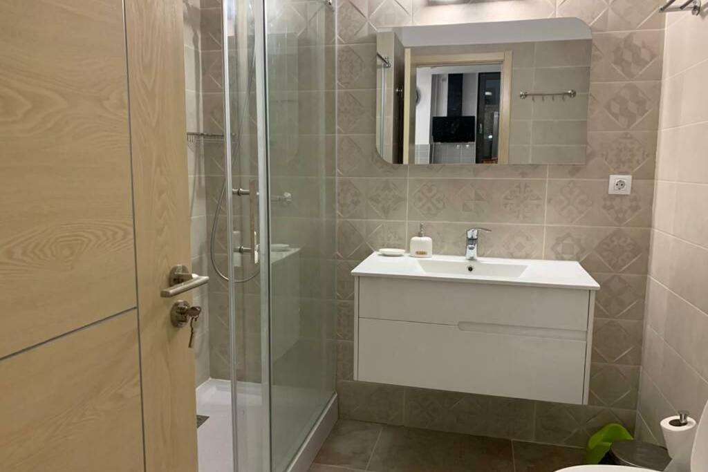 Andreve Apartment By Onix Blue Mamaia Nord, Baby Friendly, Private Parking Нэводари Экстерьер фото